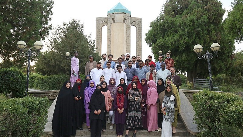 Mahasiswa asing di Hamedan, Iran.