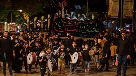 (FOTO DEL GIORNO) La sera di Tasua a Khorramabad