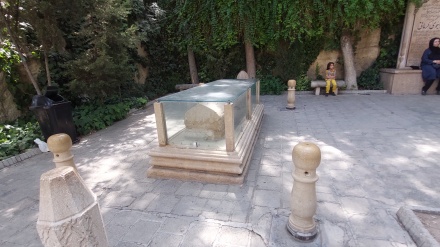 Makam Khajavi Kermani, Penyair Terkenal Persia (2)