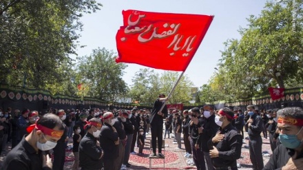 イラン全国で、シーア派追悼行事タースーアが開催