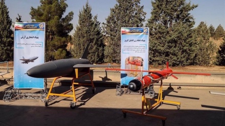 Iran presenta ultimo drone da attacco di precisione
