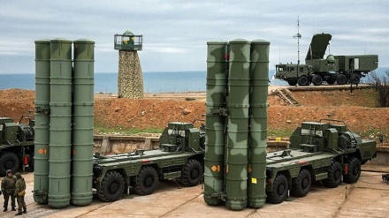 Prermier S-300 activé contre un F-16?