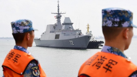 סין: עוקבים אחר ספינות הקרב האמריקניות
