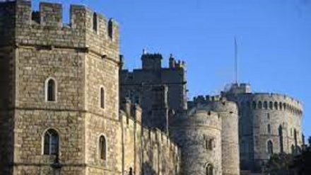 Inghilterra: intruso di Natale alla sbarra, 'voleva uccidere regina'