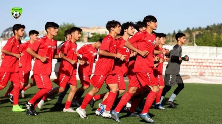 نوجوانان فوتبالیست افغان راهی دوشنبه شدند