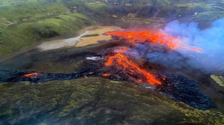 アイスランド首都近郊で火山噴火、8ヶ月ぶり