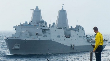 Nave da assalto anfibio statunitense in visita a Stoccolma