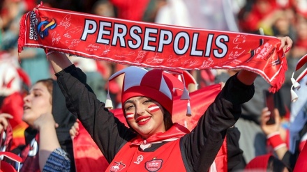 Anwesenheit von weiblichen Persepolis-Fans im Azadi-Stadion