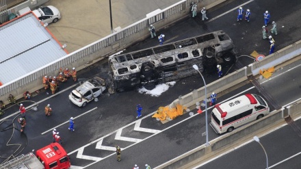 名古屋高速でバスが横転、2人死亡