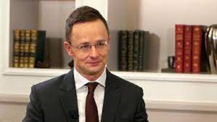 Ungheria: l'Europa ha fallito nel sanzionare i cittadini russi