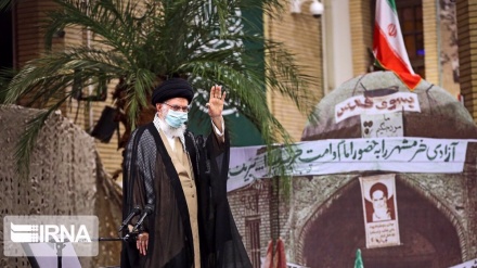 Rahbar: Melindungi Iran Hanya Dapat Dicapai Melalui Perlawanan
