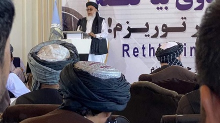 استانکزی: مخالفان تحصیل دختران، حجت شرعی بیاورند