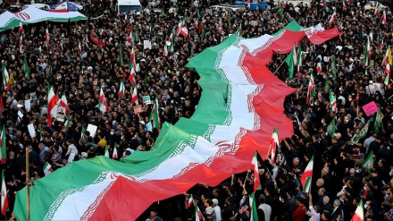 ईरानी जनता ने शांति भंग करने वालों के ख़िलाफ़ ख़ुद संभाला मोर्चा, विदेशी एजेंटों के ख़िलाफ़ कड़ी से कड़ी कार्यवाही की मांग