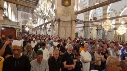 Hari Ini, Ribuan Warga Palestina Padati Masjid Al-Aqsa