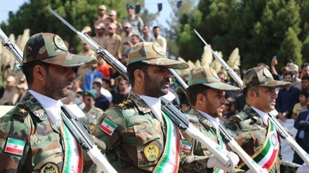 برگزاری رژه نیروهای مسلح در ایران