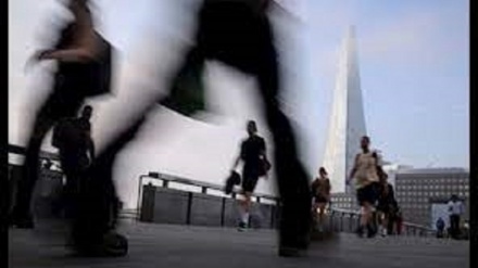 Dimissioni di decine di migliaia di lavoratori in Inghilterra a causa del razzismo