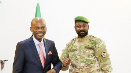 Burkina: Barkhane, menacée