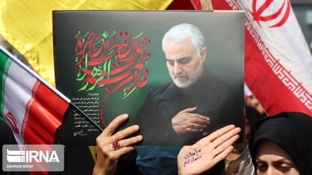 (FOTO) L'Iran respinge i complottisti, onore ai martiri