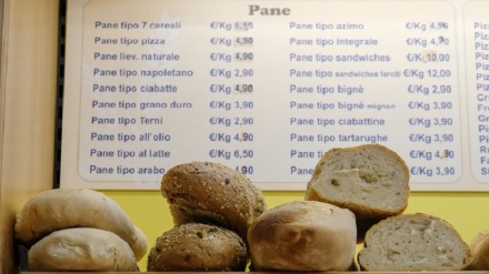 Europa, prezzo del pane aumentato del 18%, mai così caro  