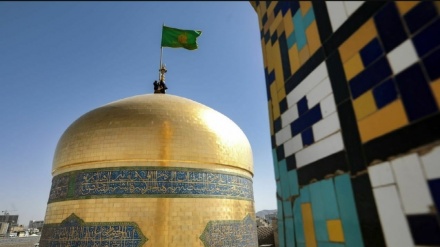 (FOTO) Mausoleo Imam Reza (as), si cambia la bandiera - 2