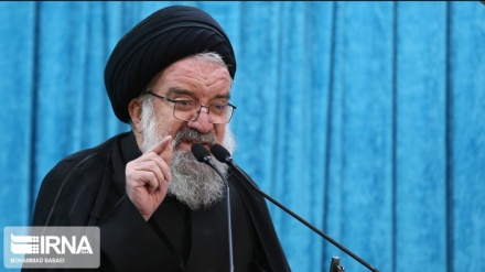 خطیب نماز جمعه تهران :  دشمنان  مردم در پی اغتشاش هستند