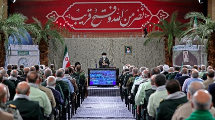 イラン最高指導者、「イラン・イラク戦争は覇権主義体制の帝国主義的戦略政策の結果」