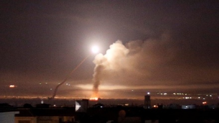 俄罗斯从黑海对乌克兰发动了新的导弹袭击