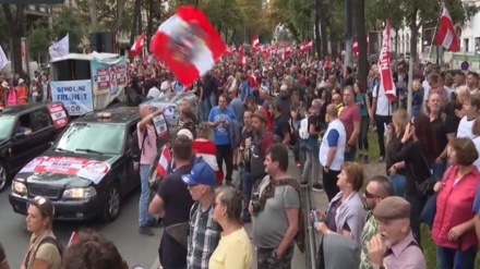 Harga BBM Naik, Ribuan Demonstran Austria: Eropa Bunuh Diri !