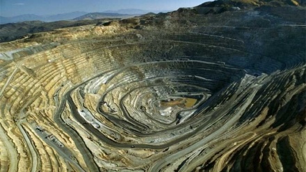 イラン北西部で１０億トンの銅鉱脈が発見