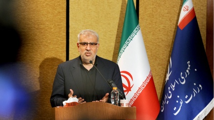 イラン石油相、「120億ドル分の国内石油プロジェクトが操業開始に」