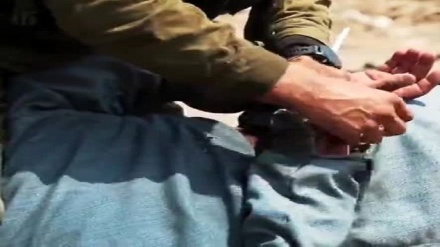 George Floyd cinayeti tarzında yaşlı bir Filistinlinin tutuklanması
