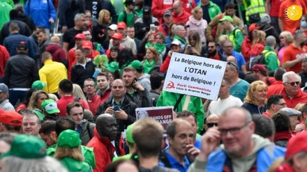 Belgio, decine di migliaia in piazza contro l'aumento dell'inflazione