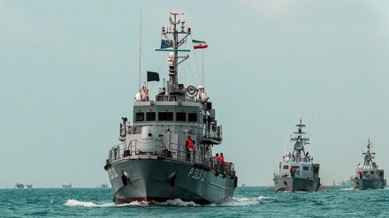 Parade der Seestreitkräfte in Bandar Abbas