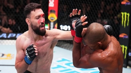 پیروزی ورزشکار مبارزات آزاد افغان مقابل حریف آمریکایی