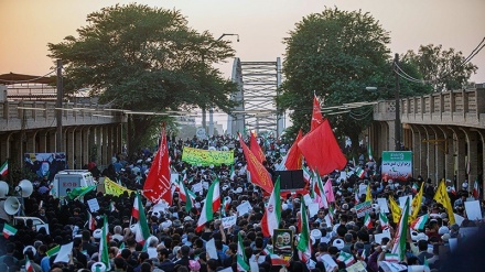 Warga Ahvaz Berkumpul di Shuhada Square untuk Kecam Perusuh 