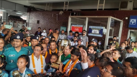 বিমানবন্দরে সাফজয়ী ফুটবলারদের লাগেজের তালা ভেঙে টাকা ও কাপড় চুরি