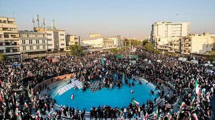 Pawai Akbar di Tehran untuk Mengecam Perusuh (3)