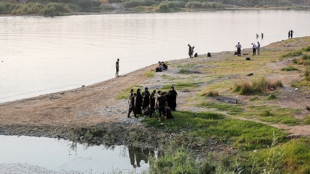 Peziarah Arbain dari Pelosok Irak Melewati Jalur