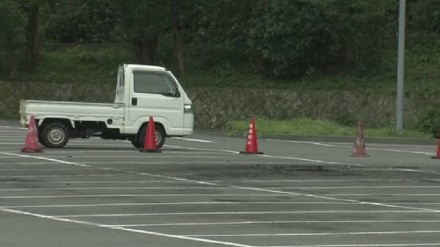 横須賀で発見の焼死体３人、無理心中か