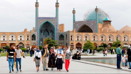 外国人観光客およそ300万人がイランを訪問