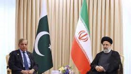Raisi: Non abbiamo ostacoli per ampliare le relazioni con il Pakistan