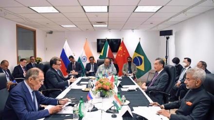  China to BRICS: Resist decoupling in face of unilateral hegemony 