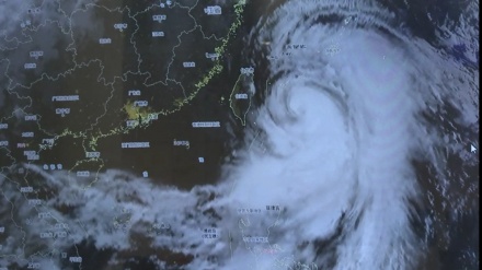 台風11号が日本に接近、日本気象庁が注意喚起