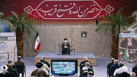 दुश्मन यह जान चुका है कि ईरान को आंखें नहीं दिखाई जा सकतींः वरिष्ठ नेता...फ़ोटोज़+ वीडियो