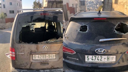 Israelische Siedler zerstören Fahrzeuge und greifen Palästinenser in al-Khalil an