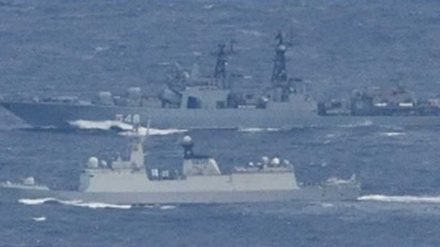 日本防衛省、「中ロ海軍艦艇が日本を半周」
