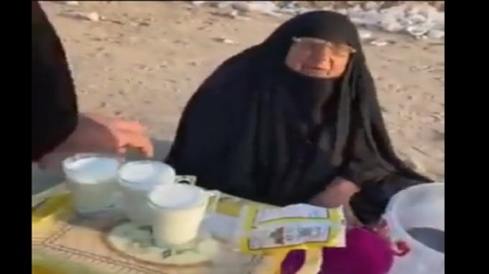 Irak'lı yaşlı kadın Hüseyni Erbain yürüyüşçülerini böyle ağırlıyor
