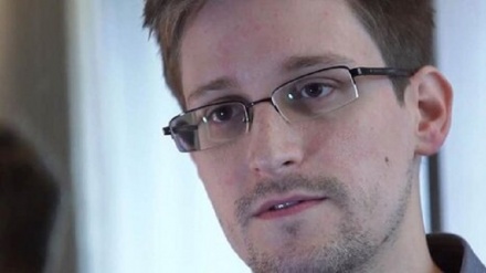 Snowden ha ricevuto la residenza permanente in Russia