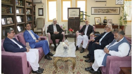 تاکید کرزی بر تقویت روابط دوجانبه ایران و افغانستان