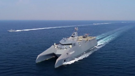 Angkatan Laut IRGC Meluncurkan Kapal Tempur Patroli Buatan Sendiri